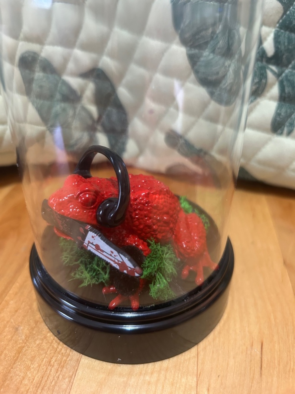 Vengeance frog in cloche